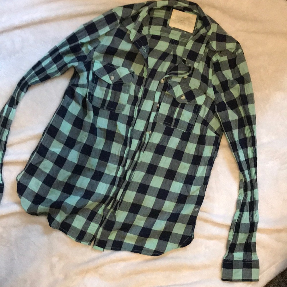 Plaid shirt with pockets!